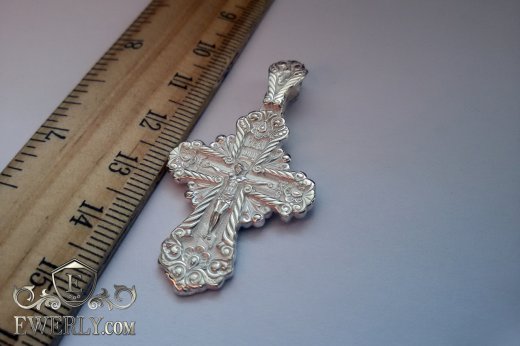 Серебряный крестик с распятием. Святитель Николай Чудотворец